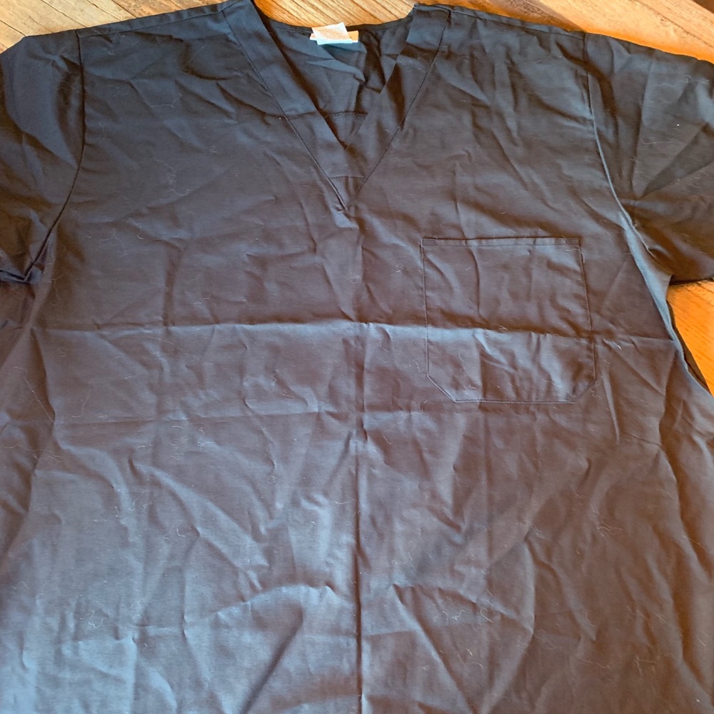 Men’s scrub top L